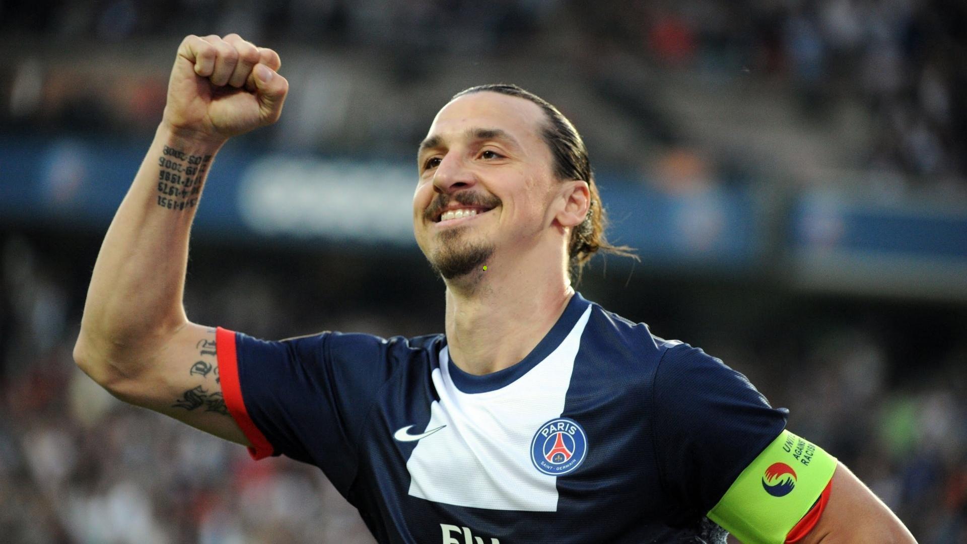 热火队抵达目的地，官推晒出全队下机照引关注