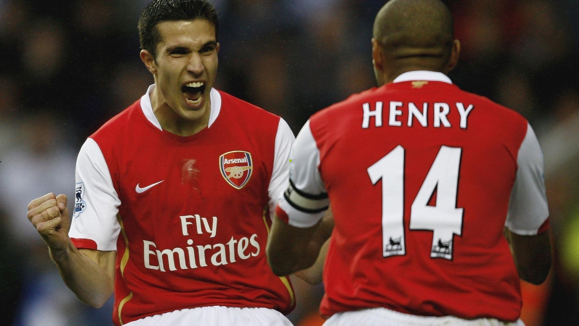 当绿茵场遇上政治握手，巨星C罗与特朗普历史性同框，梅西幽默回应引发全球解读旋风