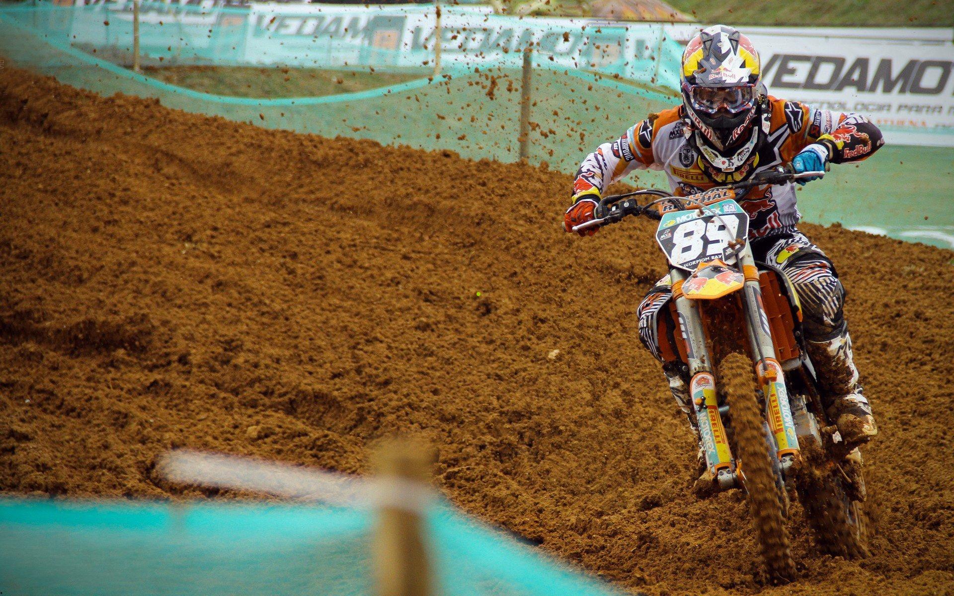 曼联深陷三轮不胜泥沼，0-1告负揭示四大结构性危机，冬窗引援已成救赎唯一出路